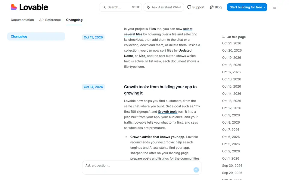Changelog do Lovable com a entrada de 14/10/2026, Growth tools: from building your app to growing it, que descreve um plano de captação de clientes montado a partir de uma meta, no mesmo chat em que o app é construído.